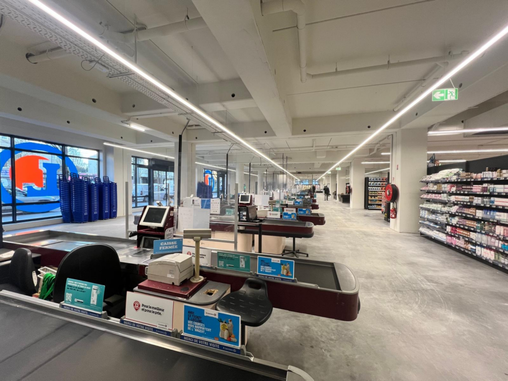 Ligne de caisses magasin provisoire leclerc colombes